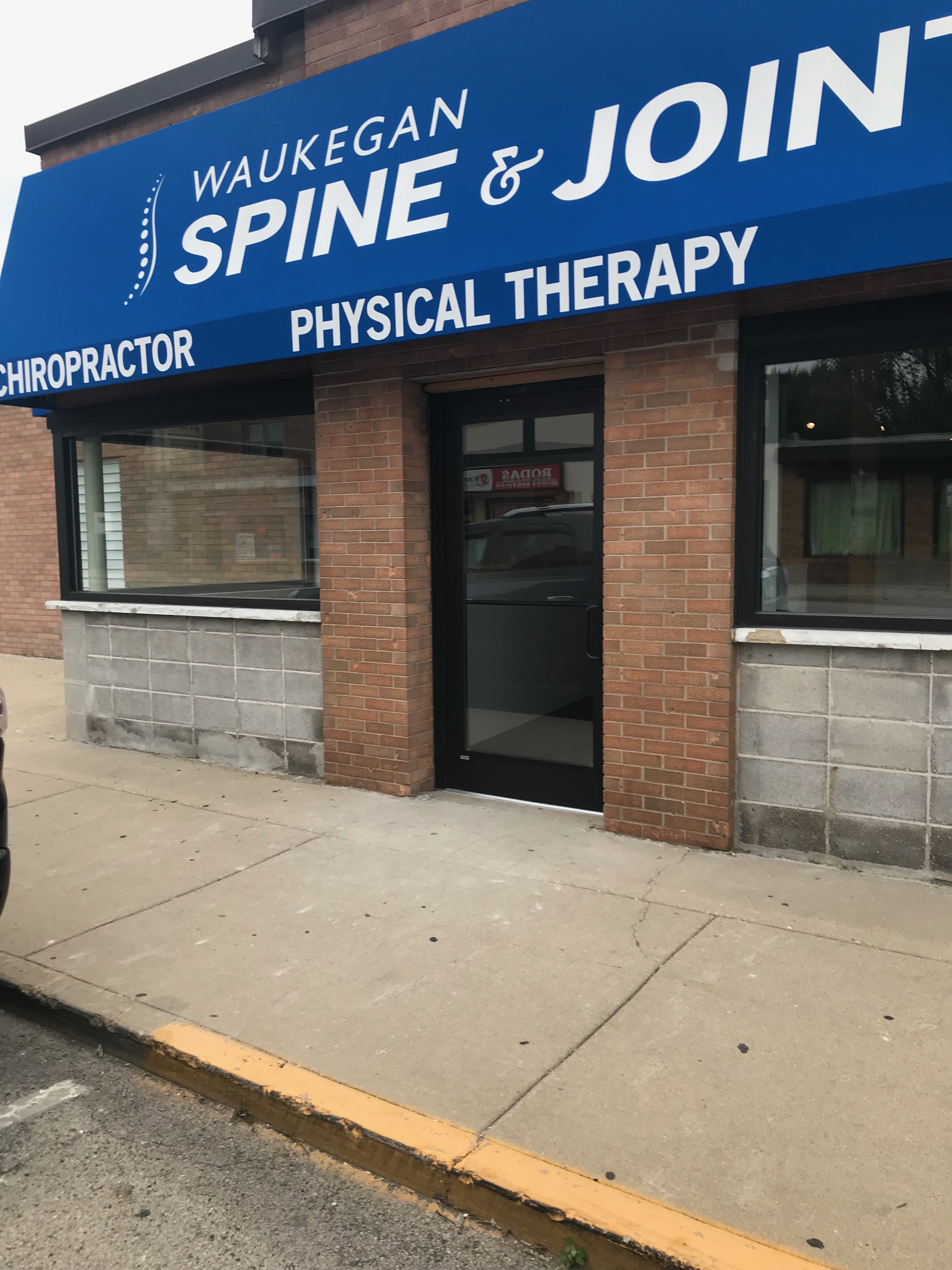 CHIROPRACTOR STORE FRONT