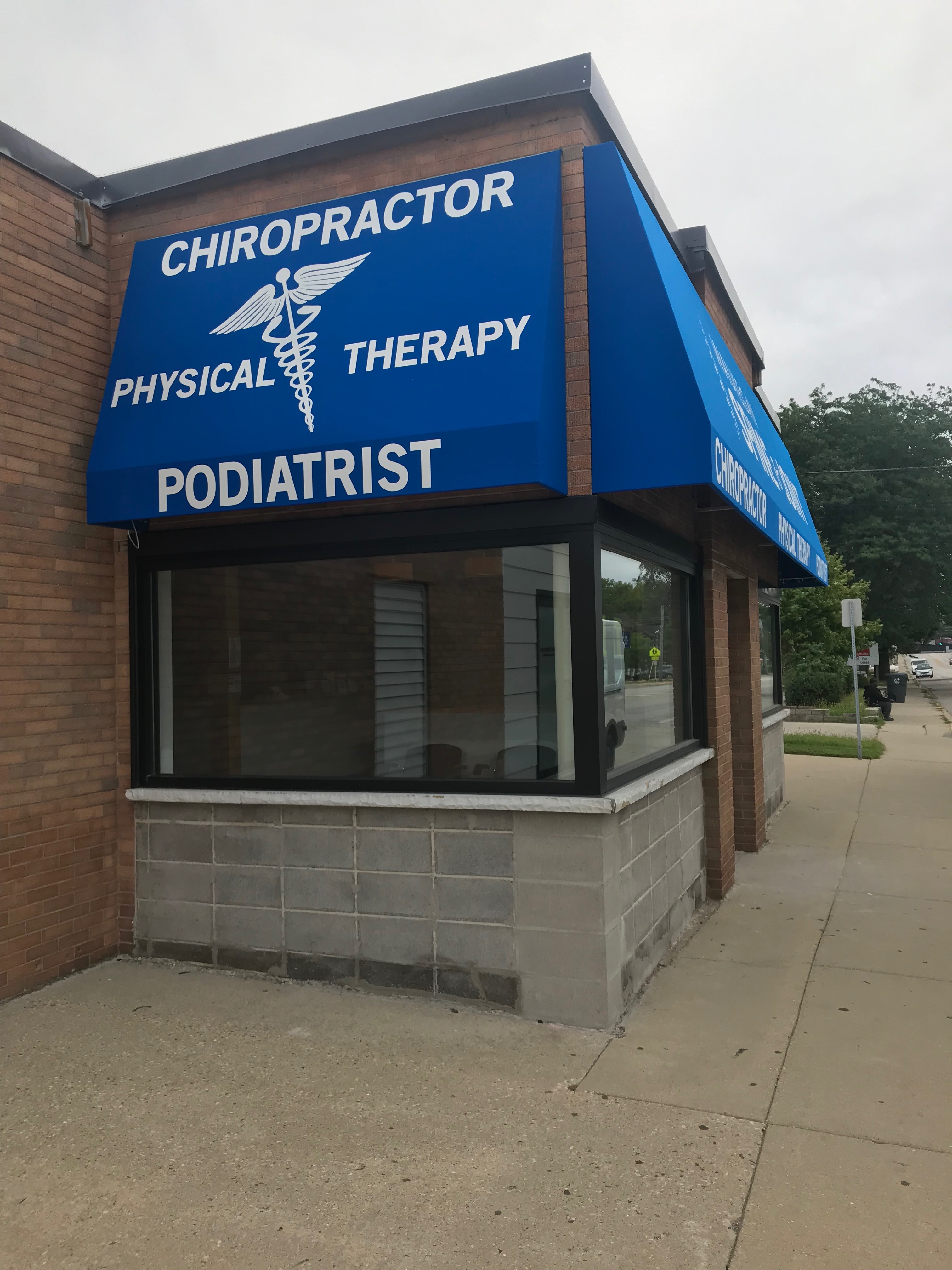 CHIROPRACTOR STORE FRONT